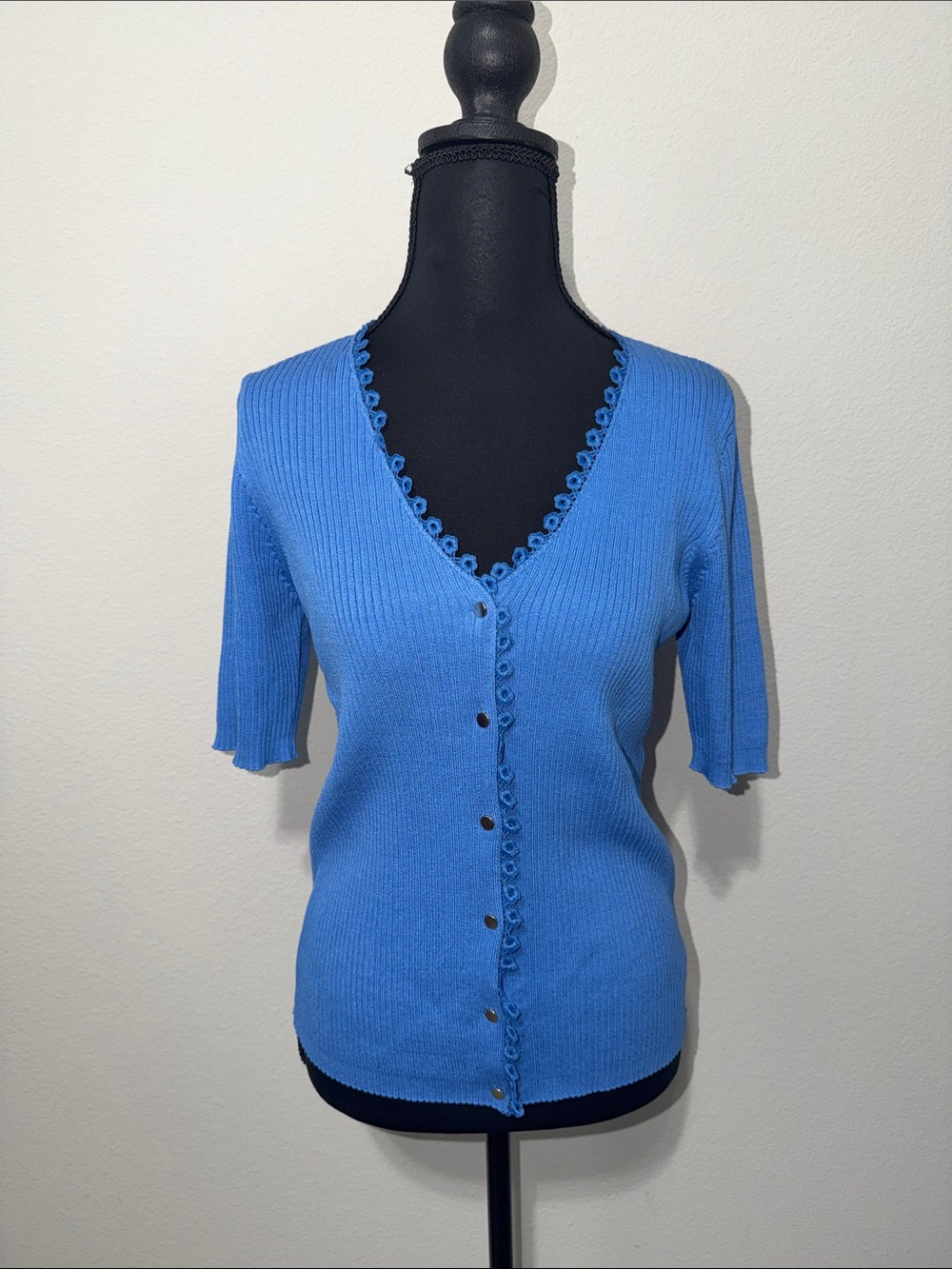 Tahari  Spring Blue Ribbed V-Neck Button Cardigan fa01